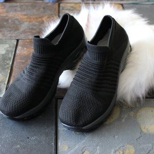 Woman's Walking Shoes/ Sock Sneakers